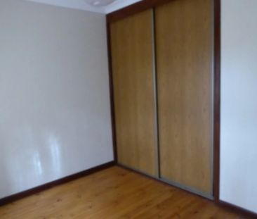 Lovely three bedroom home in the heart of West Lakes Shore - Photo 5