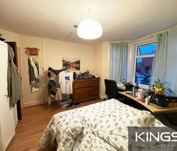 3 bedroom flat to rent - Photo 5