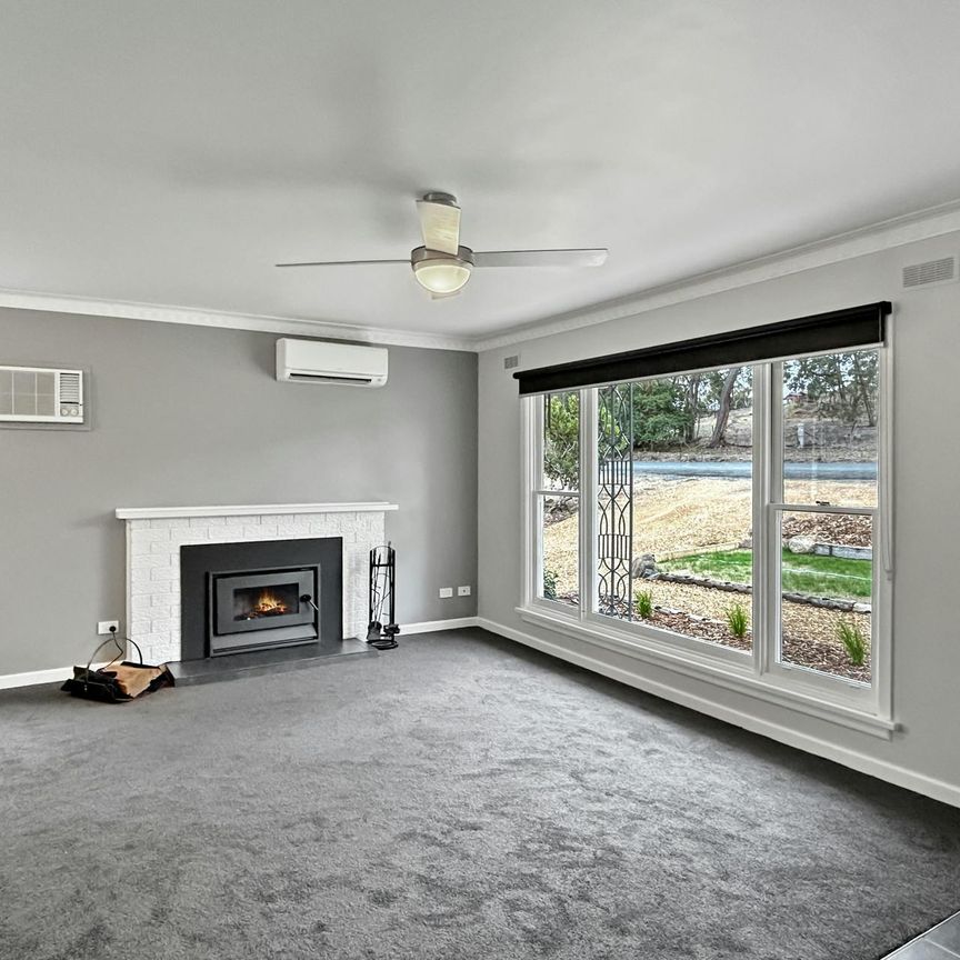A beautifully renovated four-bedroom home - Photo 1