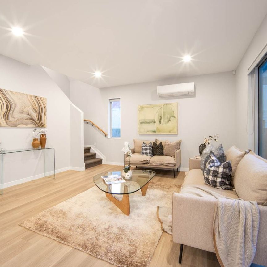 3 Bedrooms on Dexter Ave - Photo 1