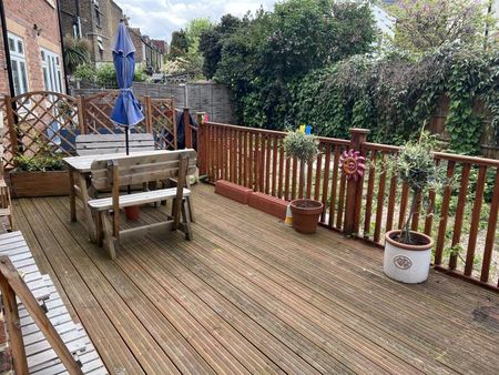 Bright double room with garden/terrace view, for single occupancy - Photo 2