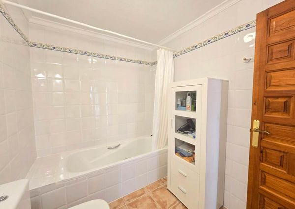2 bedroom sea view apartment for rent in Cumbre del Sol