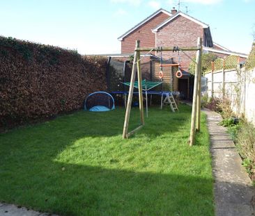 3 bedroom semi-detached house to rent - Photo 4