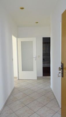 Wohnung mit schöner Aussicht - Balkon - Aufzug - 3,5 Zimmer - Photo 1