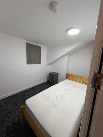 Room in a Shared House, Nelson Road, B6 - Photo 4