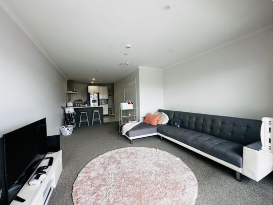 Modern 2-Bedroom Apartment near the CBD - Photo 1