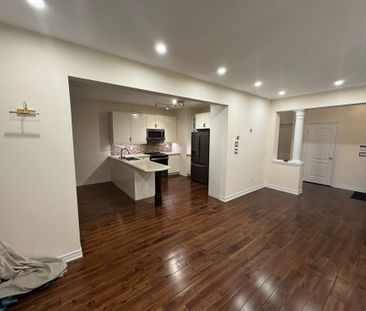 For Lease - 12 Pegasus Drive, Richmond Hill, Ontario - Photo 1