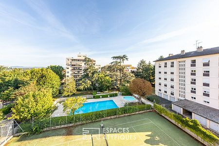 Appartement rénové dans résidence avec piscine et court de tennis - Photo 3