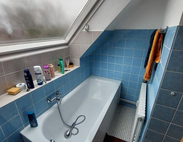 Gemütliche 1-Zimmer-Dachgeschosswohnung in Bochum-Weitmar-Mark - Photo 1