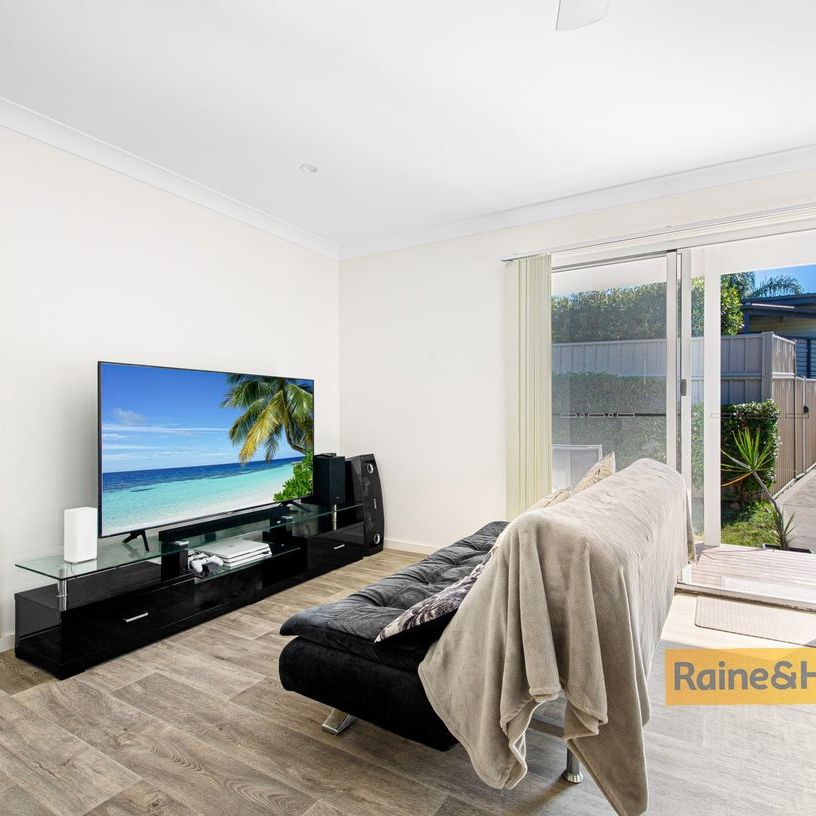 MODERN THREE BEDROOM COTTAGE - Photo 1