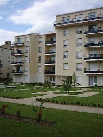 Location Appartement 1 pièce 35m² ORLEANS 45000 - Photo 5