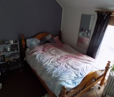 Vron Square, Bangor, Gwynedd, LL57 - Photo 4