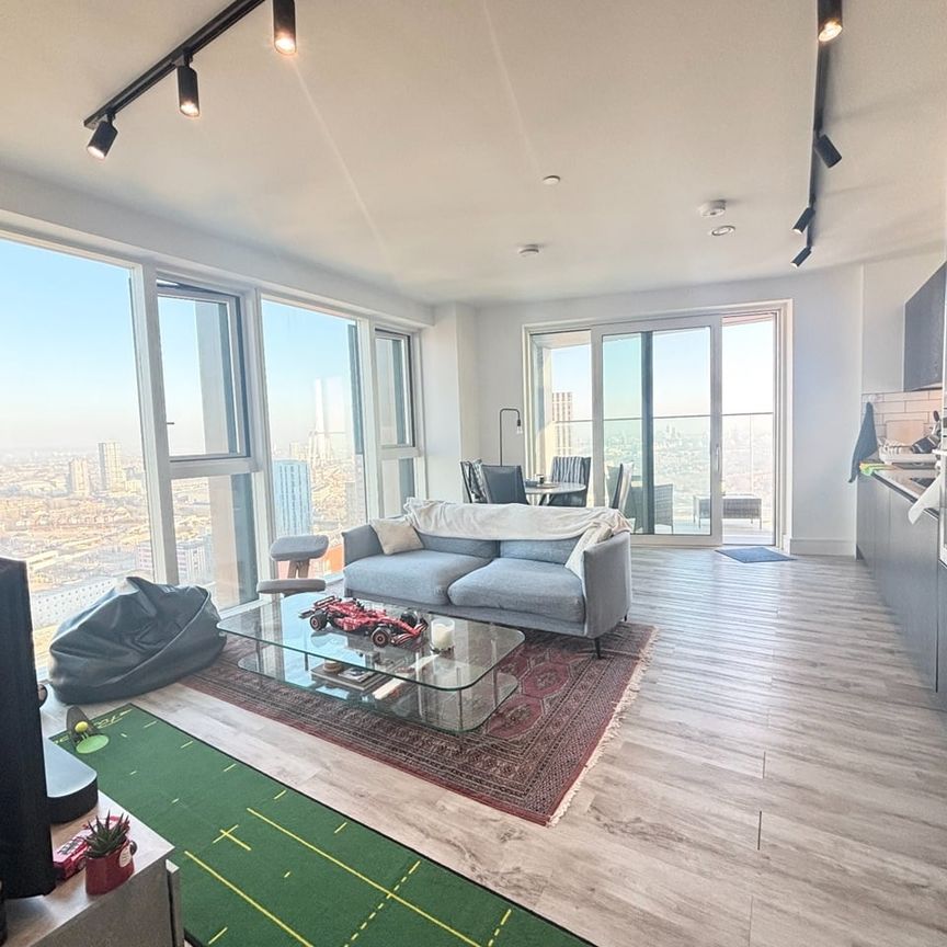 2 Bed Flat, Icon Tower, W3 - Photo 1