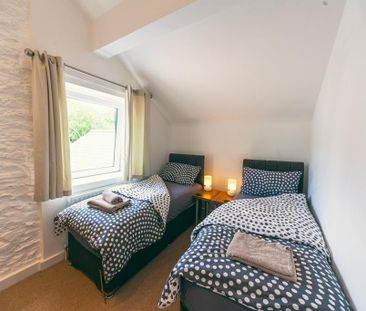 2 bedroom semi-detached house to rent - Photo 5