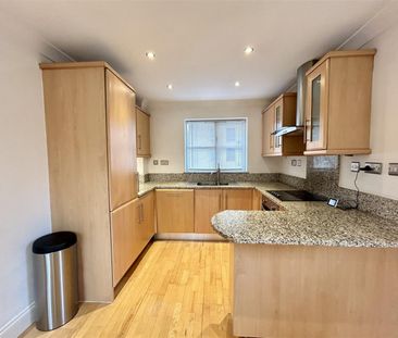 2 Bedroom Flat - Purpose Built To Let - Photo 4