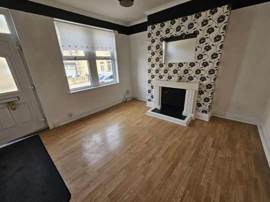 3 bed Terraced - To Let - Photo 1