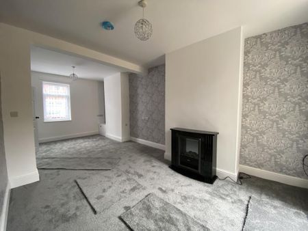 2 bedroom terraced house to rent - Photo 2