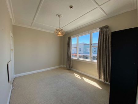 2 Bedrooms Petone - Photo 5