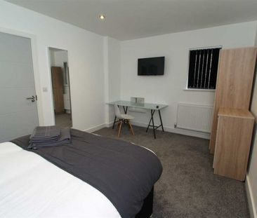 3 Bed - Restormel Road, Plymouth - Photo 4