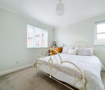 3 bedroom link detached house to rent - Photo 5