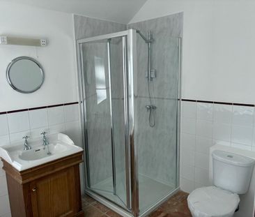 Spacious 2-bedroom maisonette in unique rural setting. - Photo 6