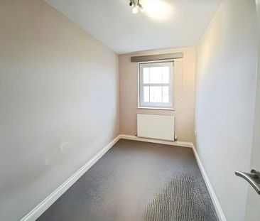 4 bedroom semi-detached house to rent - Photo 2