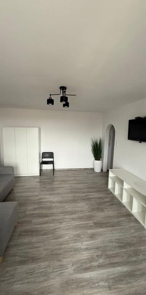 Na wynajem kawalerka os.Zwycięstwa 32 m² - Photo 1
