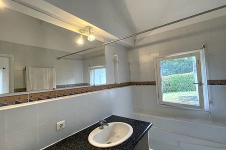 Location à l'année Meublée - Maison Golf de Bassussarry - Photo 4