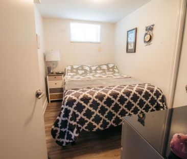 2 BEDROOMS LOWER UNIT IN ST. CATHARINES!!! - Photo 1