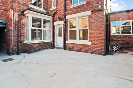 3 bedroom semi-detached house to rent - Photo 4