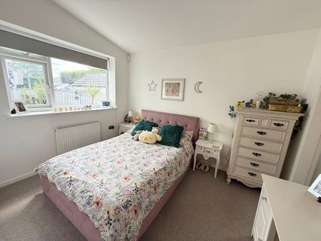 3 bedroom semi-detached house to rent - Photo 4