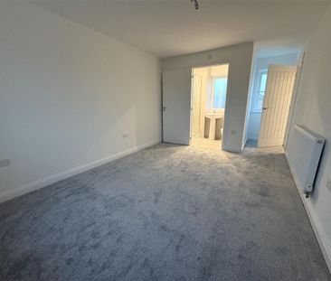 3 bedroom semi-detached house to rent - Photo 6