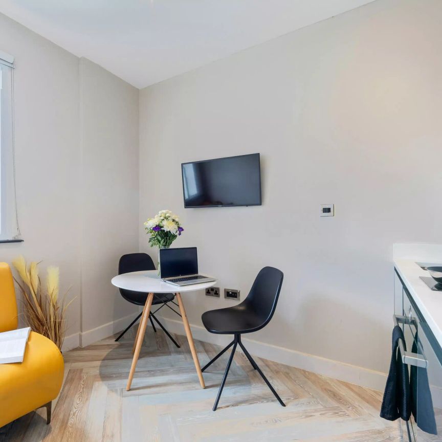 Gold 2 Bed Apartment - Photo 1