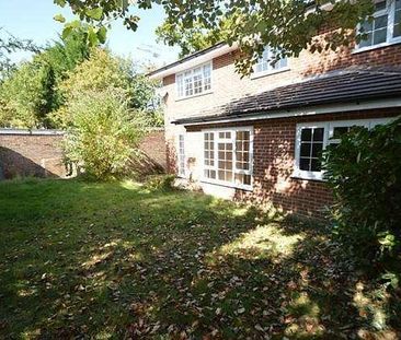 Bedroom Detached House In Cranleigh, GU6 - Photo 1