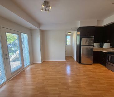 For Lease - 5055 Oscar Peterson Boulevard Unit# 8, Mississauga, Ont... - Photo 6