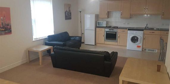 3 bedroom apartment to rent - Photo 2