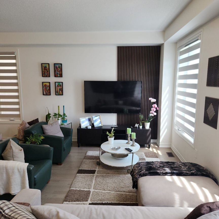 For Lease - 292 BERGAMOT Avenue, Milton, Ontario - Photo 1