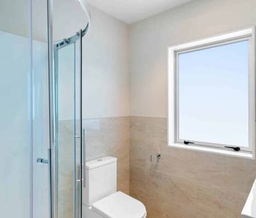 Spacious Family Residence - Photo 4