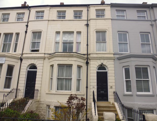 1 bed House Share - Photo 1