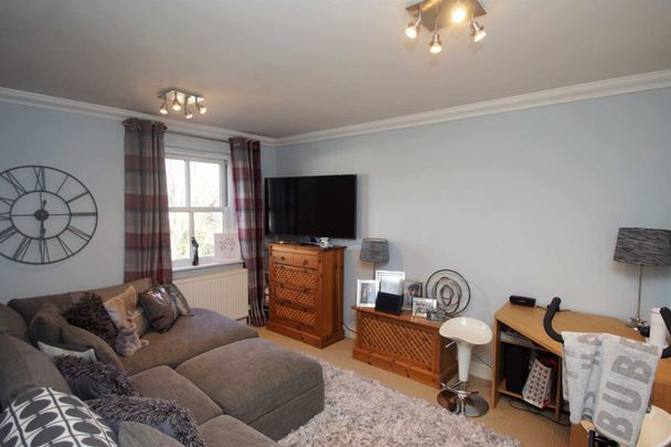 2 bed First Floor Flat for rent - Photo 1