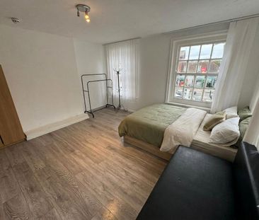 Studio Flat, High St, HA8 - Photo 1