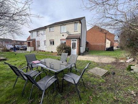 Buckleaze Close, Trowbridge, Wiltshire, BA14 - Photo 5