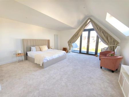 4 bedroom semi-detached house to rent - Photo 4