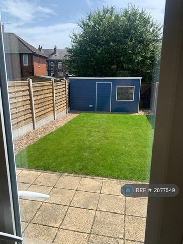 3 bedroom terraced house to rent - Photo 4