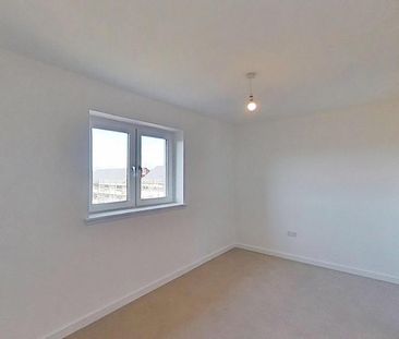 4 bedroom end of terrace house to rent - Photo 2