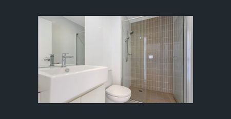 Sleek Contemporary Living in the Centre of Chatswood - Photo 4