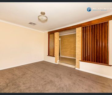 LARGE FAMILY HOME! - Photo 1