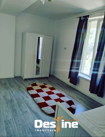 CHIRIE CASA BUCIUM, moderna, mobilata si utilata, curte verd - Fotografie 3