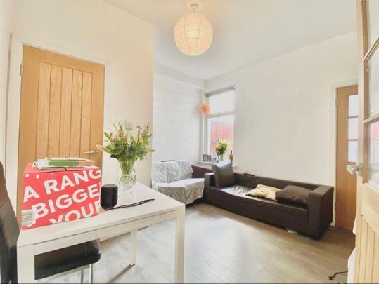 4 bedroom terraced house to rent - Photo 1