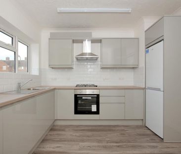 2 bedroom flat to rent - Photo 4